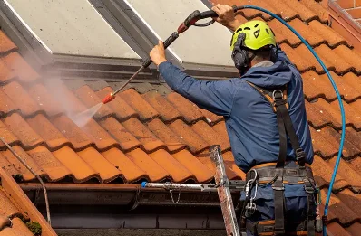 Démoussage et hydrofuge de toiture à Breuilpont